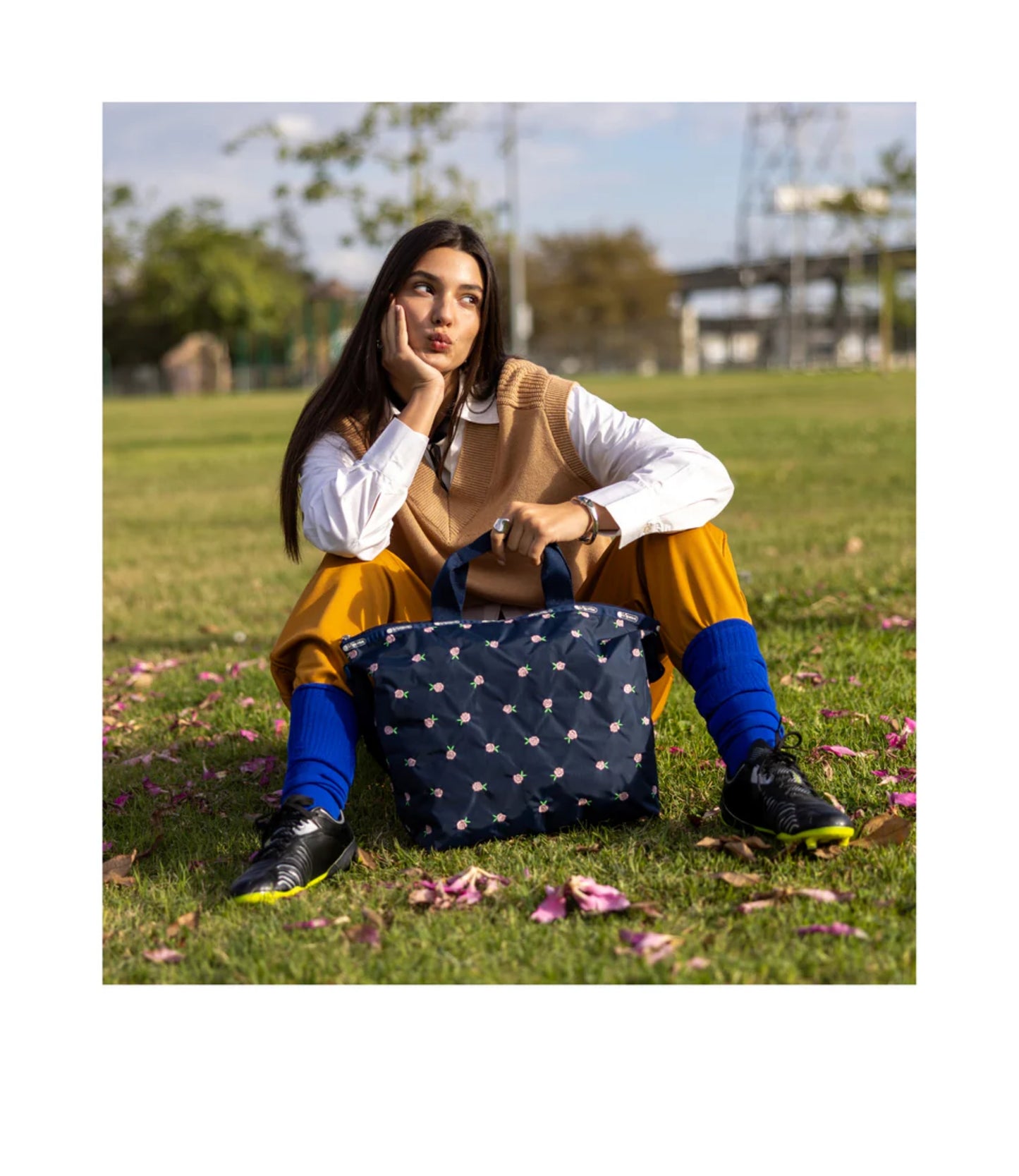 Deluxe Easy Carry Tote<br>Pink Roses Embroidery